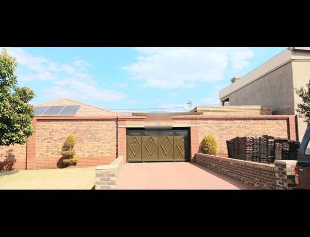 4 BEDROOM HOUSE FOR SALE IN CLAYVILLE